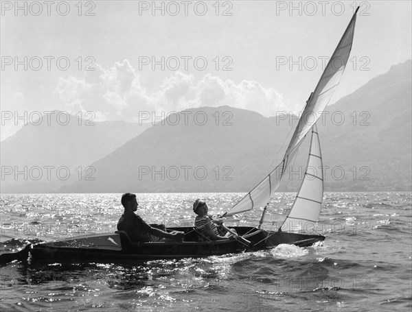 canoë biplace aerius avec voile, 1964