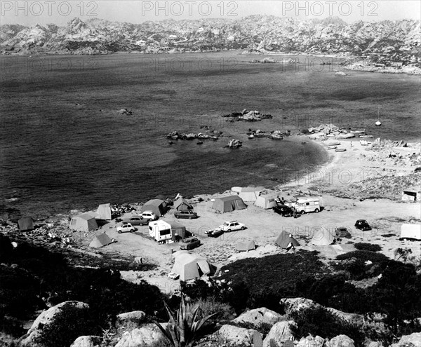 italie, la maddalena, camping, 1967