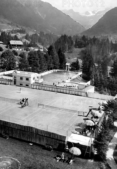 suisse, palace hôtel, piscine et terrain de tennis