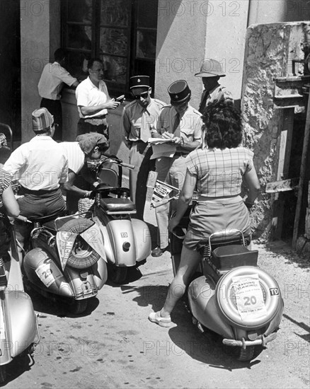 frontier of ventimiglia ponte san luigi, women's vespa rally, 1961