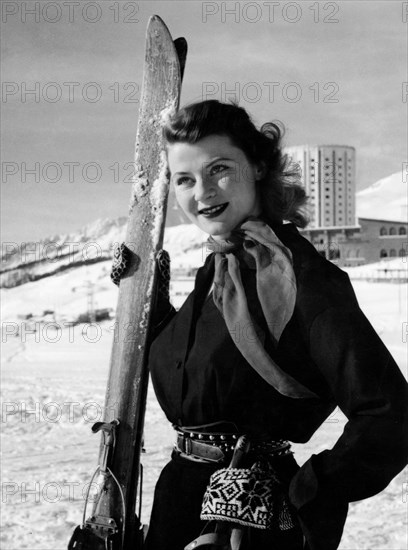 sestriere, skieuse, 1952