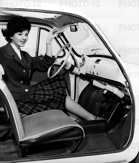 voitures, intérieur de la fiat 500, 1961