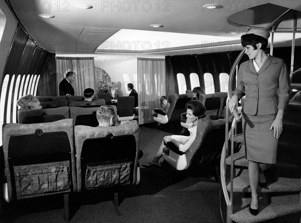 intérieur de première classe d'un jumbo jet, 1960
