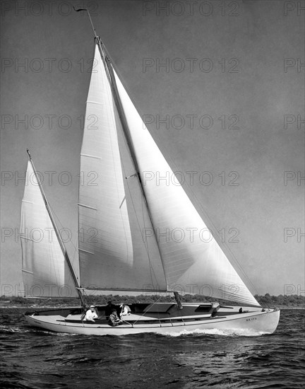 sport, voile, ketch arion en fibre de verre américaine, 1954