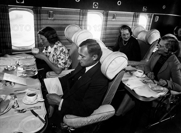passagers dînant sur l'empire, 1940-1950