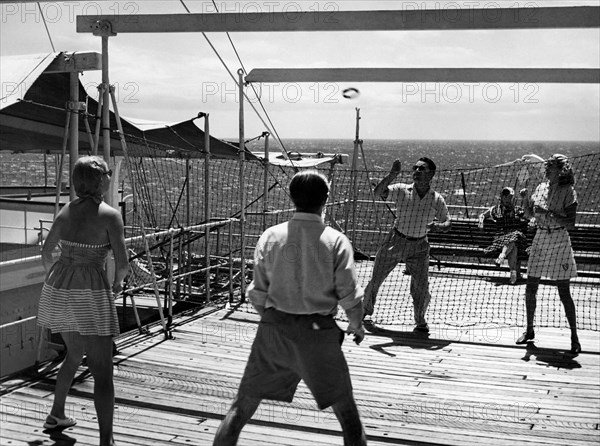 jeux sur le pont du vulcania, 1955