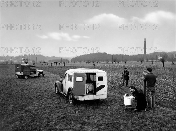 équipe gravimétrique agip pour l'exploration pétrolière, 1960