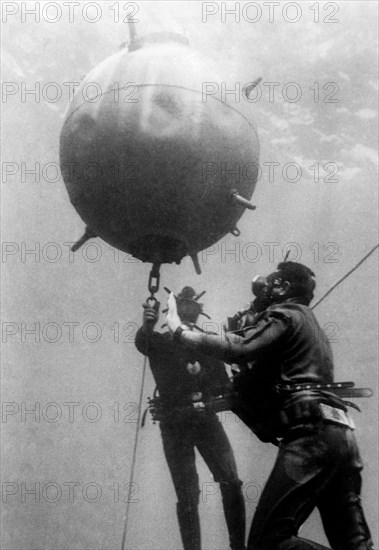 mise en place d'une mine, 1966