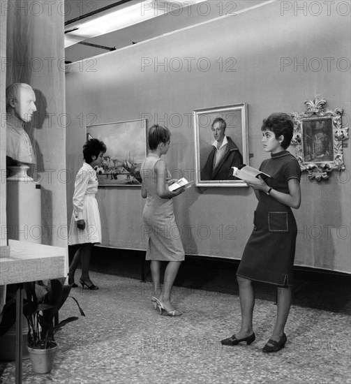 visiteur de l'exposition sur le XIXe siècle, museo civico di bassano del grappa, 1961