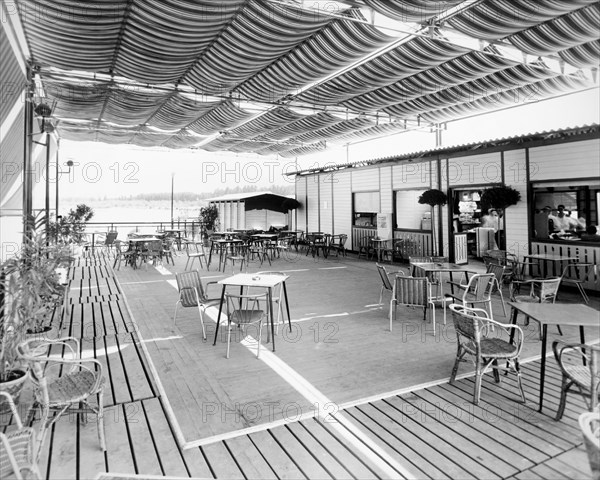 terrasse d'un établissement de bains moderne sur le po, 1959