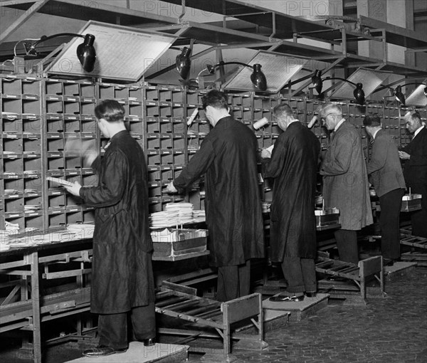 Mail sorting office. 1955