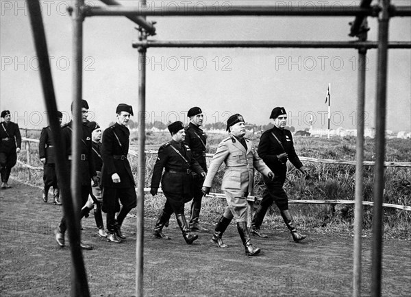 Visit of the Duce to the area where the universal exposition of Rome will rise. 1937