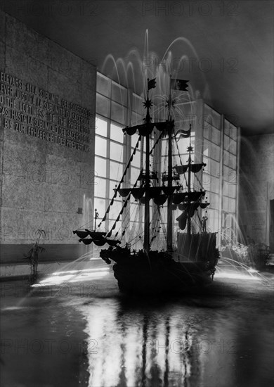 Fountain of the jail or galley.  Vatican gardens. 1930