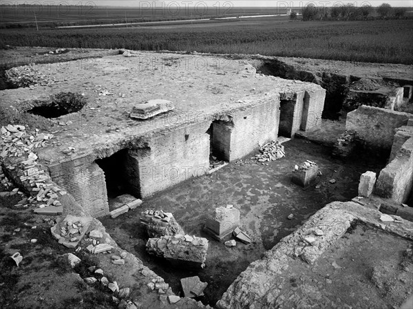 Lazio. remains of the republican forum. minturno. 1930