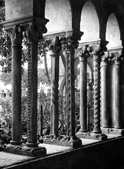 Lazio. priverno. cloister of the abbey of fossanova. 1910-20