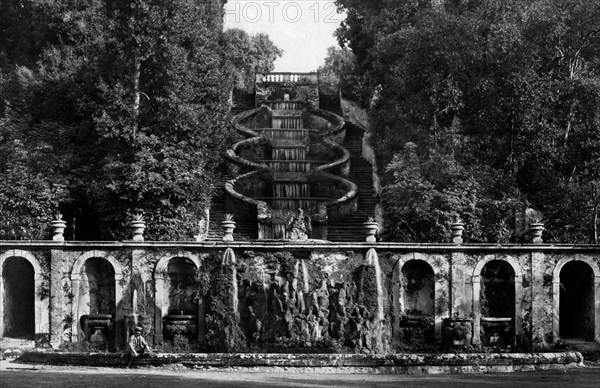 Teatro delle acque of villa torlonia. frascati. 1910