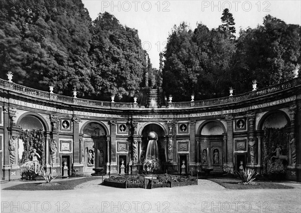 Lazio. frascati. la fontana di atlante di villa aldobrandini. 1910-20