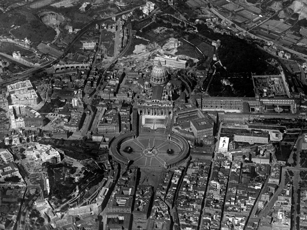 Rome. view of Piazza San Pietro. 1920