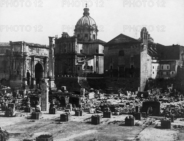 Rome. Basilica Giulia and Arch of Septimius Severus. 1922