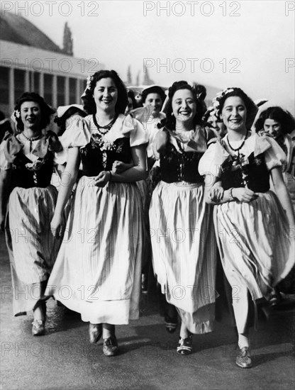 Italy. Rome. Tuscan housewives at the Poultry Exhibition at the circo massimo. 1938