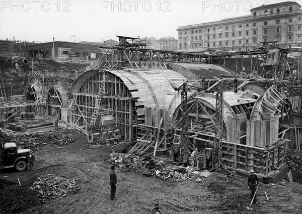 Italia. roma. inaugurazione della metropolitana eur. 1949-50