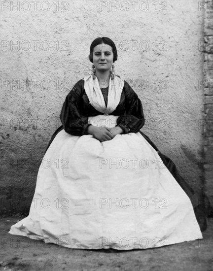 Italy. Lazio. female costume of fondi. 1920