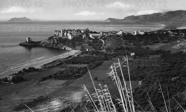 Italy. lazio. view of sperlonga with the beach spiaggia dell'angolo. 1955