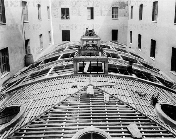 Italy. Lazio. Rome. the refectory of albergo del popolo in Rome still under construction. 1920-30