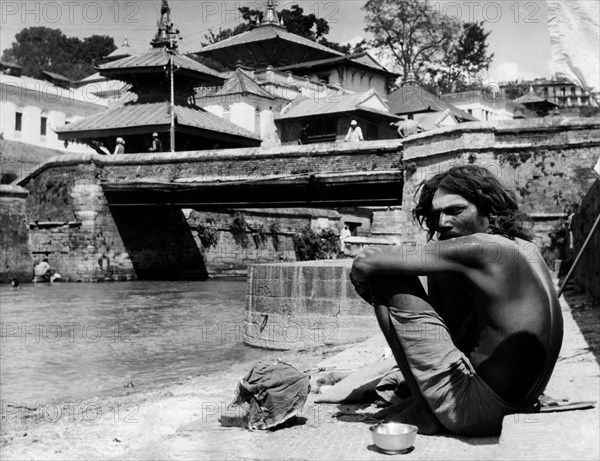 Nepal. kathmandu. temple of pashupatinath. bagmati river. 1967