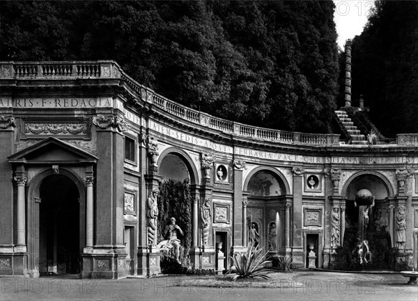 Lazio. Frascati. The Atlas Fountain Of Villa Aldobrandini. 1910-20