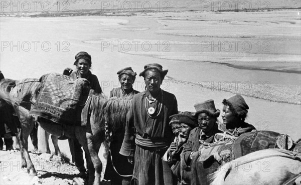 Merchants Offer To Italian Expedition Items That Are Prohibitively Expensive. Italian Expedition In Tibet. 1920-30