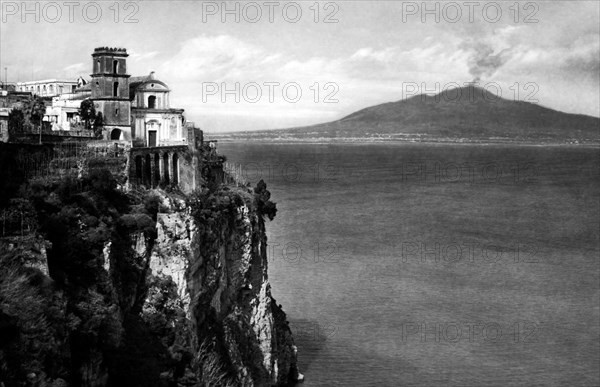Marina Corricella. Mount Vesuvius. Procida. Campania. Italy 1910-20