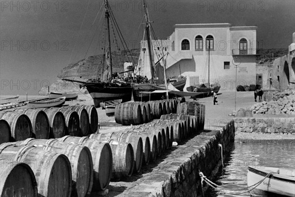 Italy. Campania. Napoli. Molo Sant'angelo. 1940