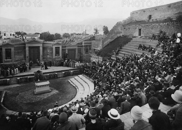 Italy. Campania. Amphitheatre. 1910-1920