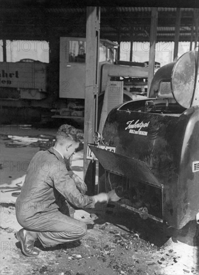 Gas-producer Plant For Cars. 1930