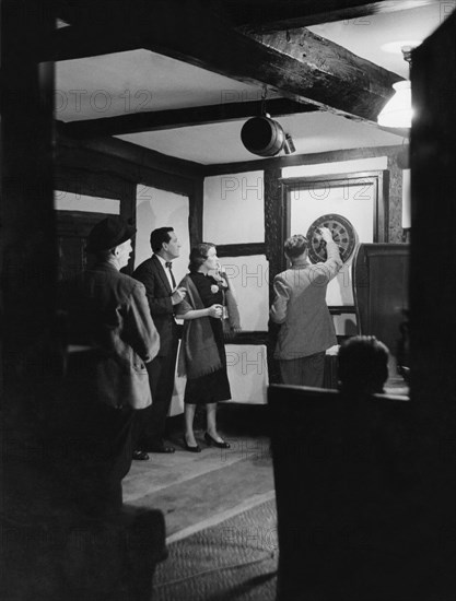 London. Target-shooting. Pub. 1964