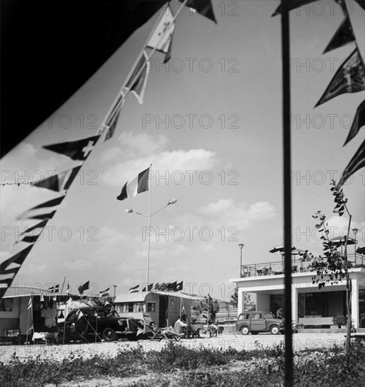 Camping. 1950-60