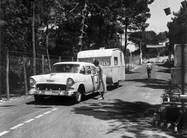 Camping. 1956