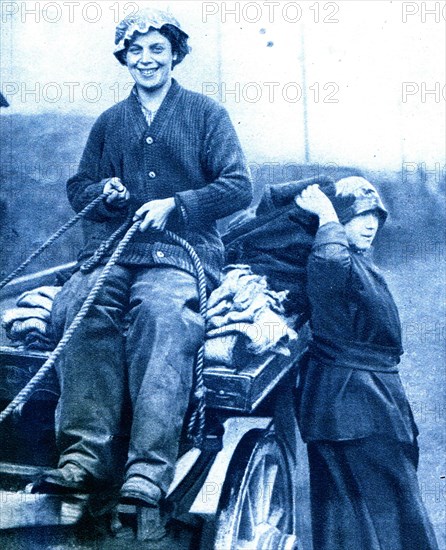 Coal-woman on a daily round in Glasgow.