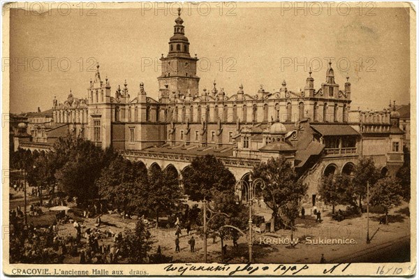 Krakow, Seating yard and the Bazaar.