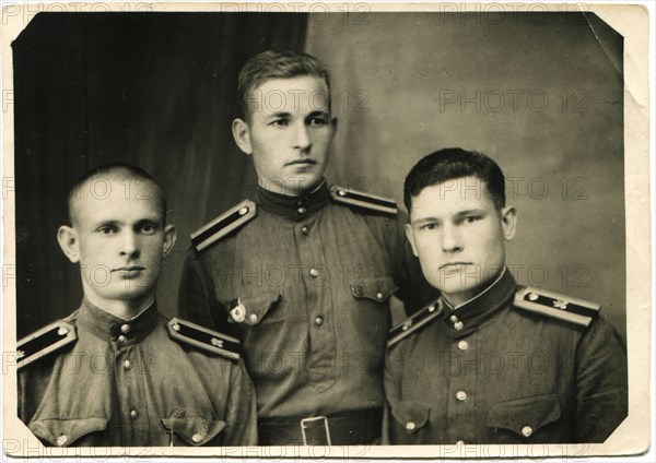 The cadets of the military transport school.