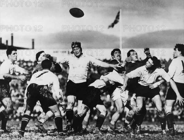 Rugby, france beats otago.