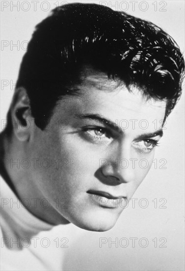 Tony Curtis.