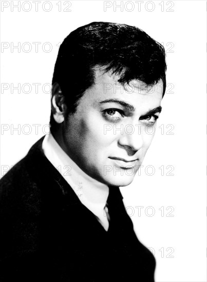 Tony Curtis.