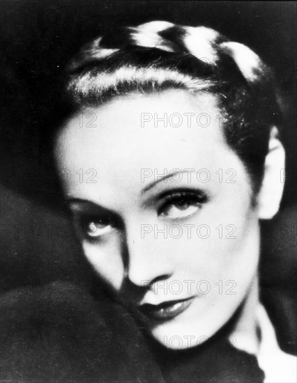 Marlene Dietrich.