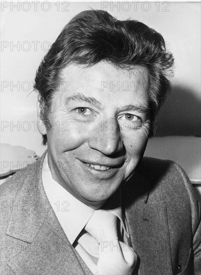 Max Bygraves.