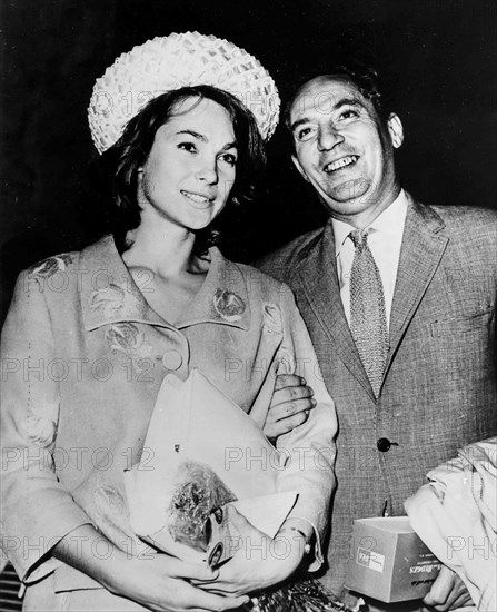 Peter Finch and Shirley Anne Field.