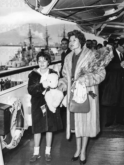 Rita Hayworth With Daughter Yasmin.