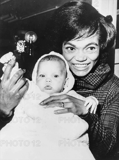 Eartha Kitt With Daughter Kitt Mcdonald.