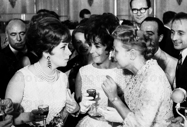 Gina Lollobrigida, Elizabeth Taylor and Ekaterina Furceva.